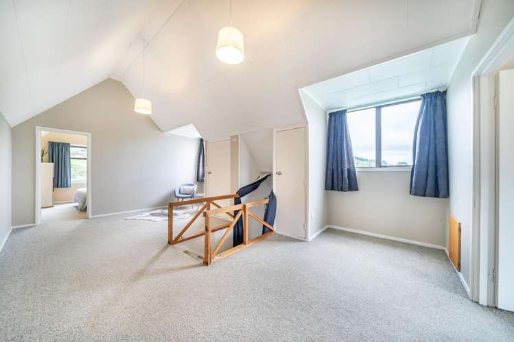 1 Garth Lane Maoribank_15