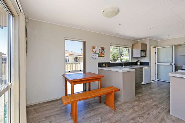 1 Deakin Place Clive_3