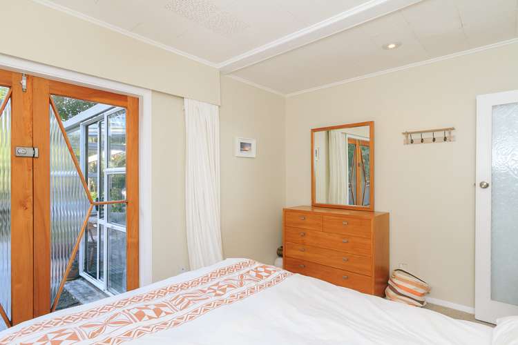 81 Dowse Drive Maungaraki_15