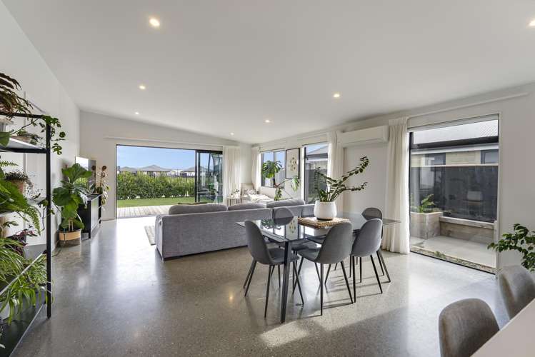 16 Hanworth Road Richmond_9