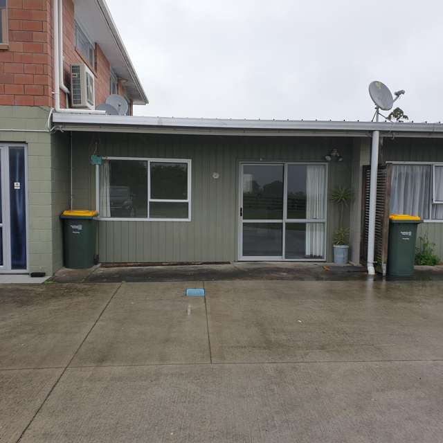 1 Bedroom Parakai Rental