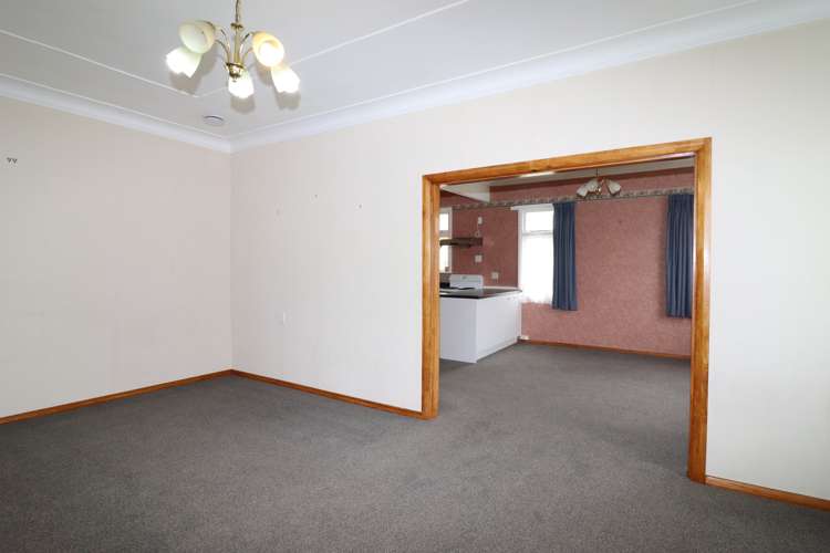 204 High Street South Carterton_10