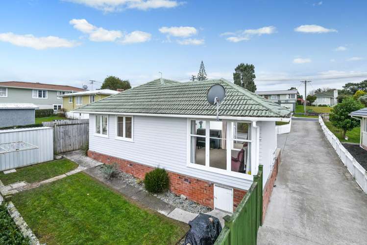 18a Waione Avenue Te Atatu Peninsula_12