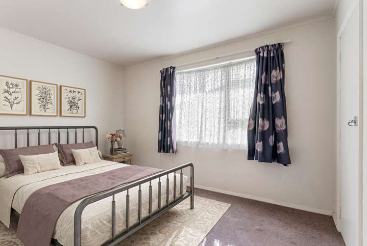 15 Fisher Crescent Otara_10