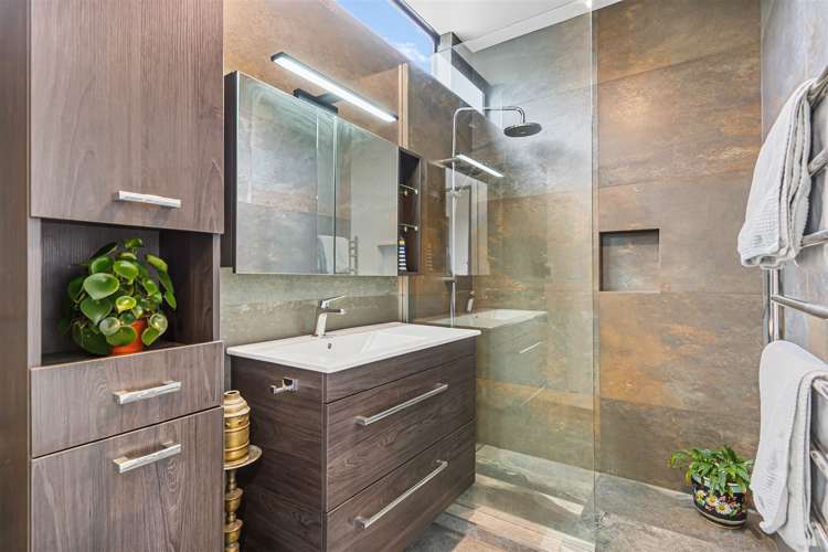 161 Attwood Road Paremoremo_9