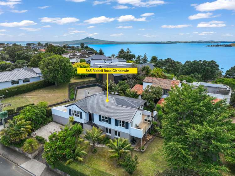 565 Riddell Road_0