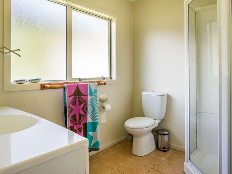 112 Mana Esplanade Paremata_7