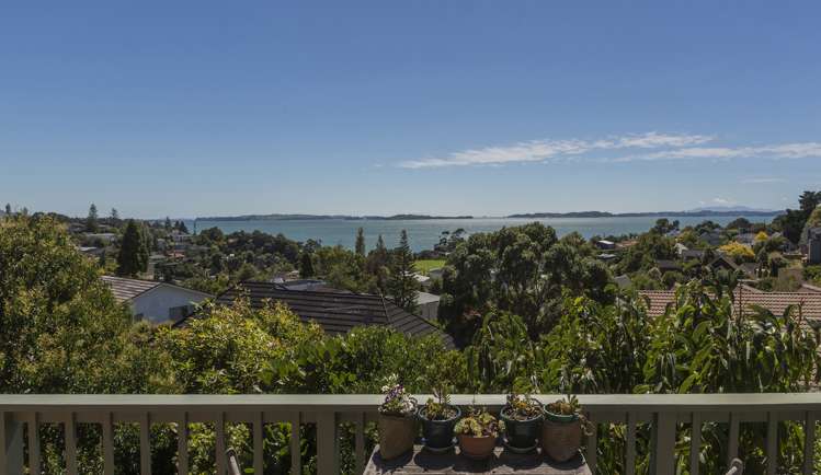 13 Paisley Street Mellons Bay_0