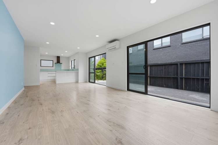 7C Holland Avenue Pt England_7