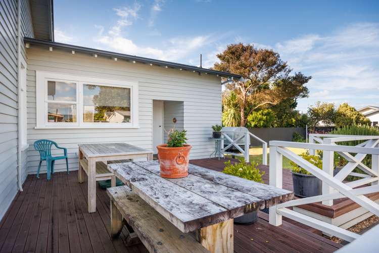 8 Burns Avenue Takaro_25