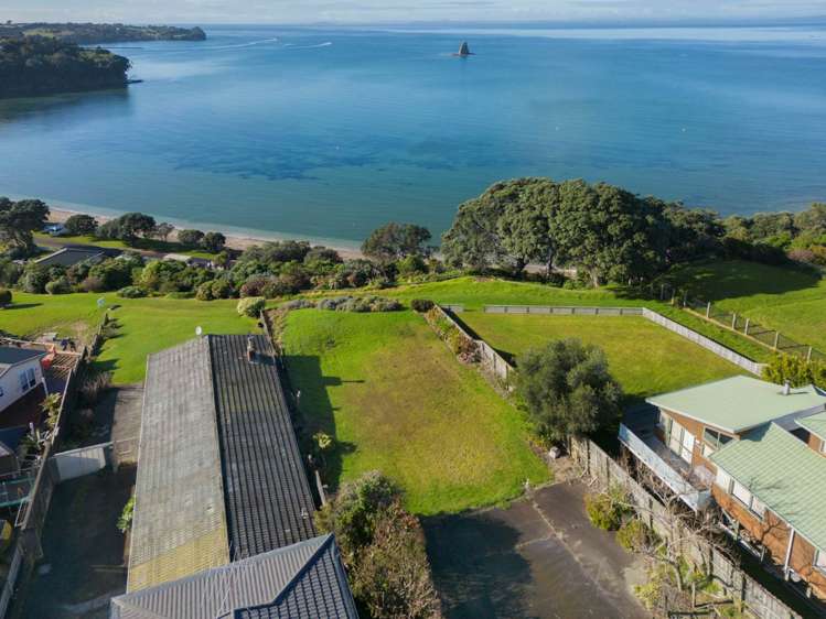 2/1017 Whangaparaoa Road Tindalls Beach_21