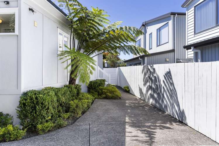 4A Tiroroa Avenue Te Atatu South_27