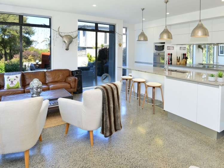 85 Roberta Crescent Orewa_10