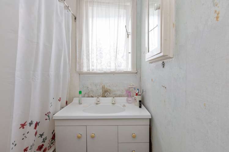 441 Dalcross Street Mayfair_8