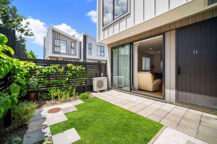 23/82 East Coast Road_3