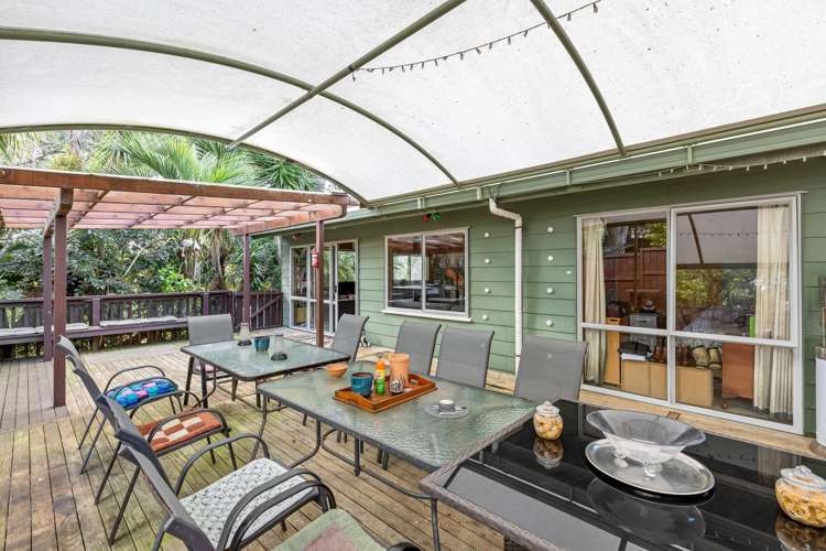 46 Easton Park Parade Glenfield_12