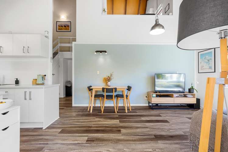 17 Sunset Street Hilltop_7