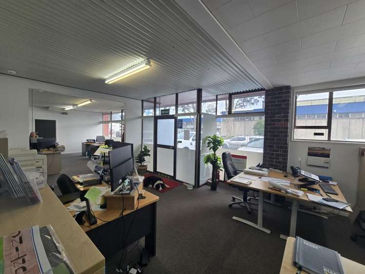 71 Montgomery Crescent Clouston Park_9