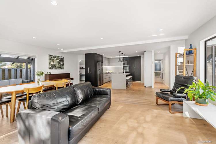 2/44 Pembroke Crescent Glendowie_12