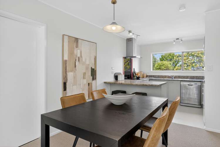 2/1a Gordon Avenue Forrest Hill_5