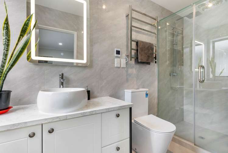 71 Castlebane Drive Flat Bush_6