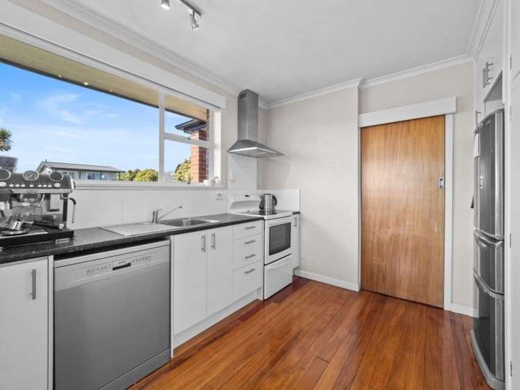 13 Bathurst Street 1383_3