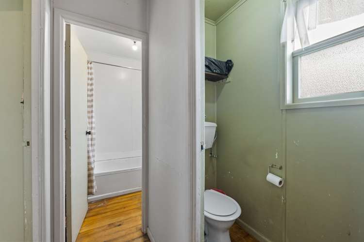 2 Toi Grove Turangi_13