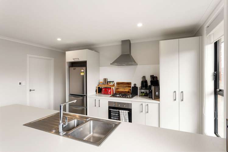 2/1 Paul Crescent_3