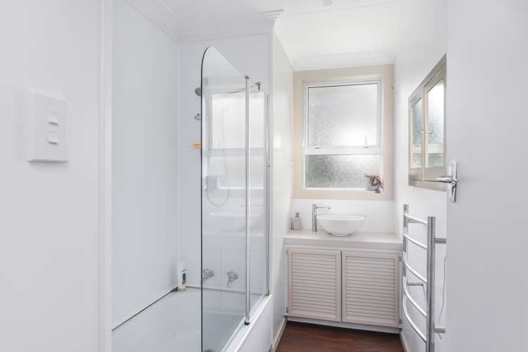 12 Waldron Crescent Green Island_10