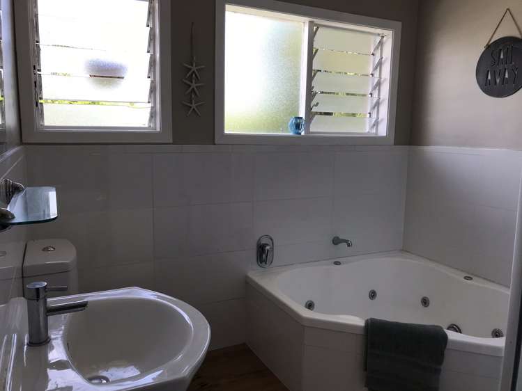 82 Glengarry Road Glen Eden_6