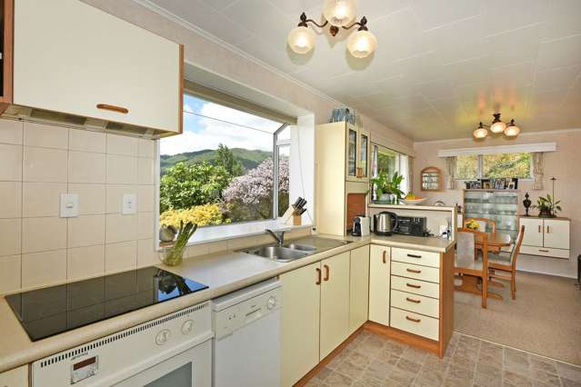 2/57 Sunbrae Drive Silverstream_2