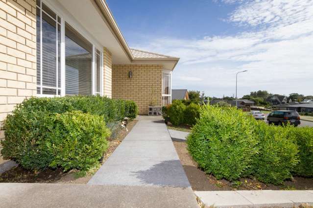 14 Lithgow Drive Otamatea_3