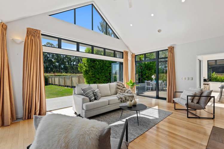 105 Gladstone Road South_4