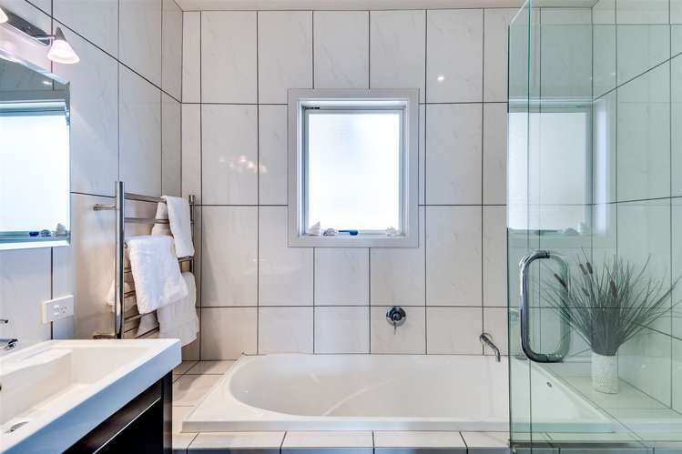 3 The Esplanade Westshore_14