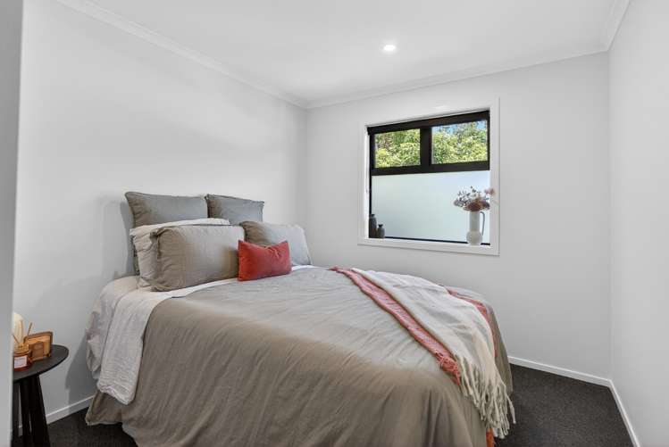 15B Rowe Parade Wainuiomata_15