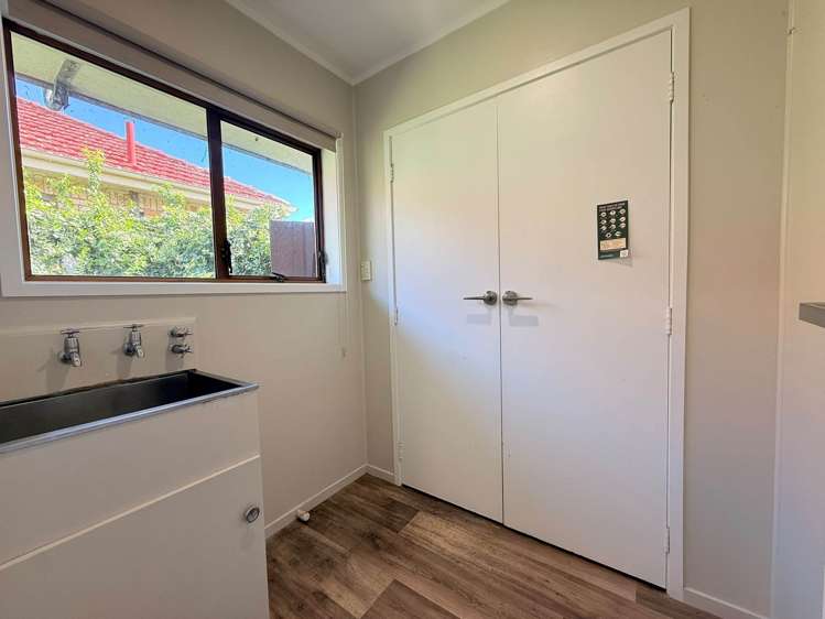 2/68 Victoria Road Papatoetoe_7