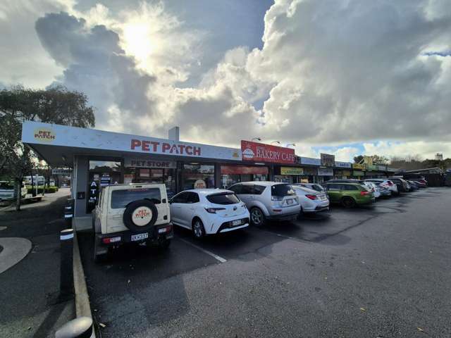 1/320 Main road Huapai_2