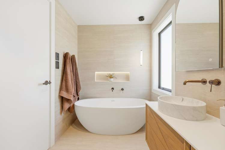 52 Beach Road Castor Bay_29