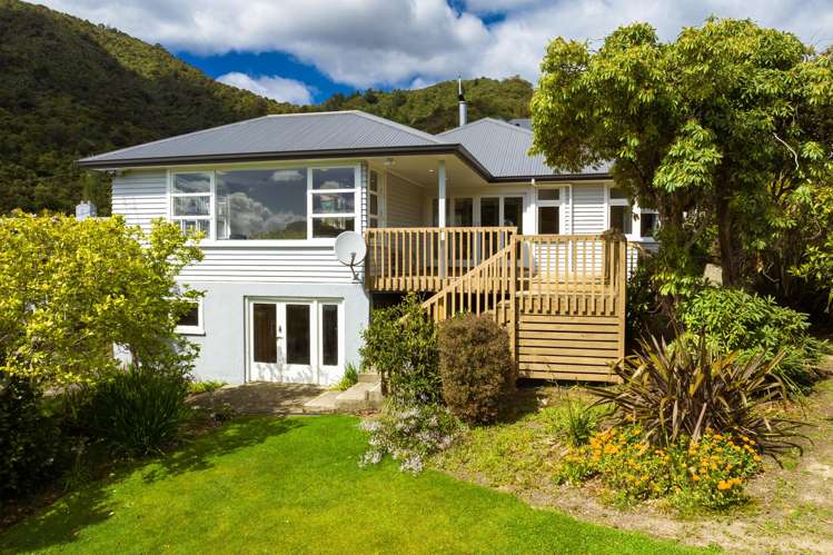 34 Waikawa Road Picton_7