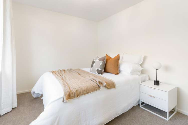 2/3 Cottesmore Close Burnside_15