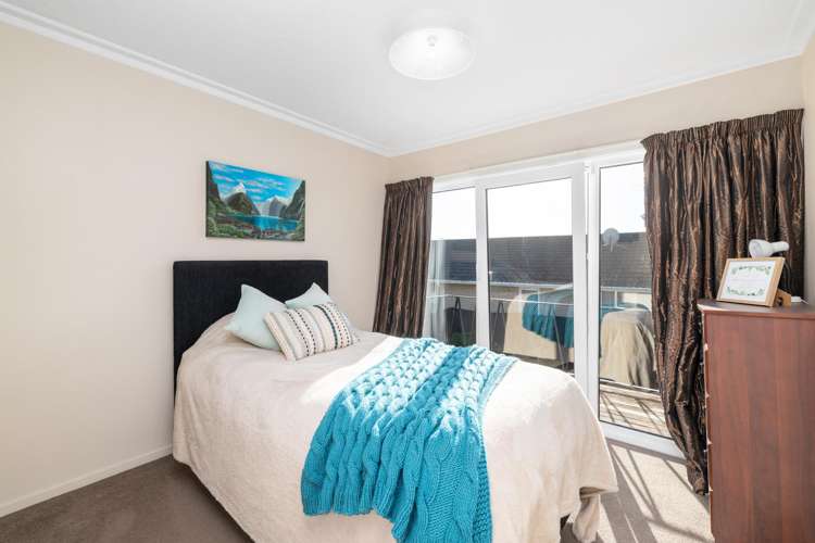 18 Delaware Crescent Russley_16