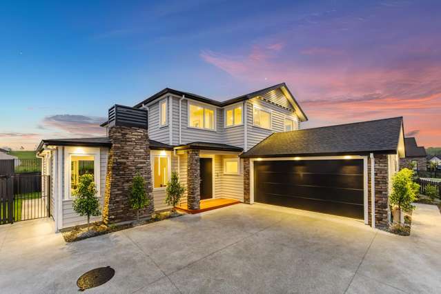 Corner-Site Luxury With Space for Everyone