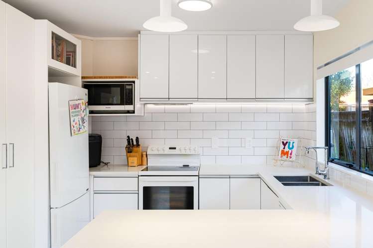 15B Greta Place Stanmore Bay_7