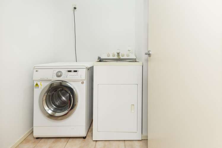 2c/6 Queen Street Palmerston North Central_12