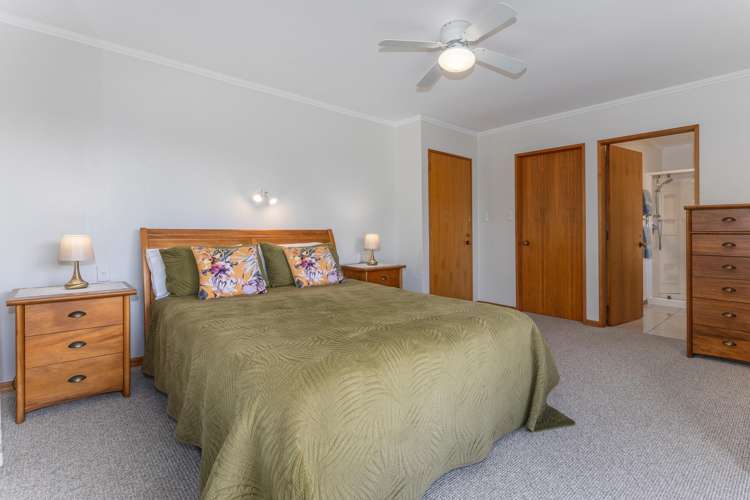 1 Stoneleigh Grove Paraparaumu_12