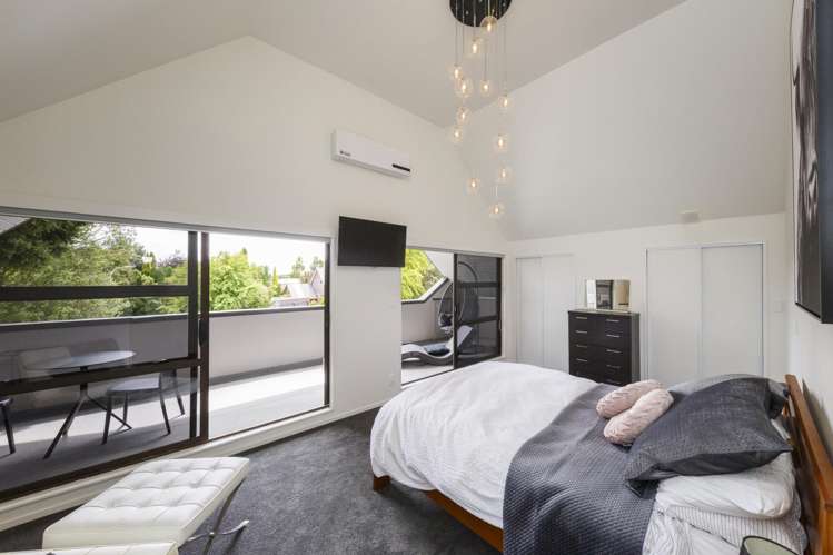 2 Huata Place West End_18