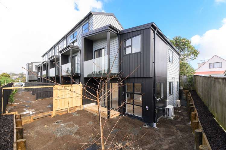 8/60 Triangle Road 11410_9
