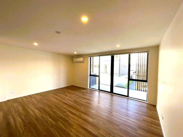 Specious 2beds apartment in flat bush