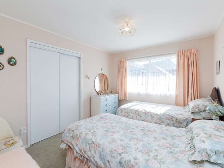 11 Strachan Way Highbury_10