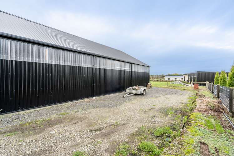 5 Black Road Otatara_26